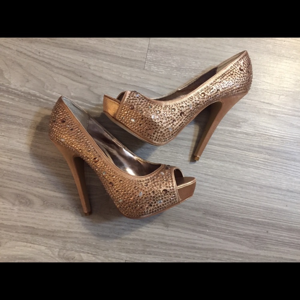 Glamorous Steve Madden Heels